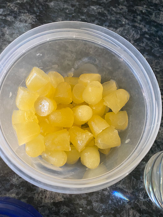 Food Hacks: mini citrus ice cubes