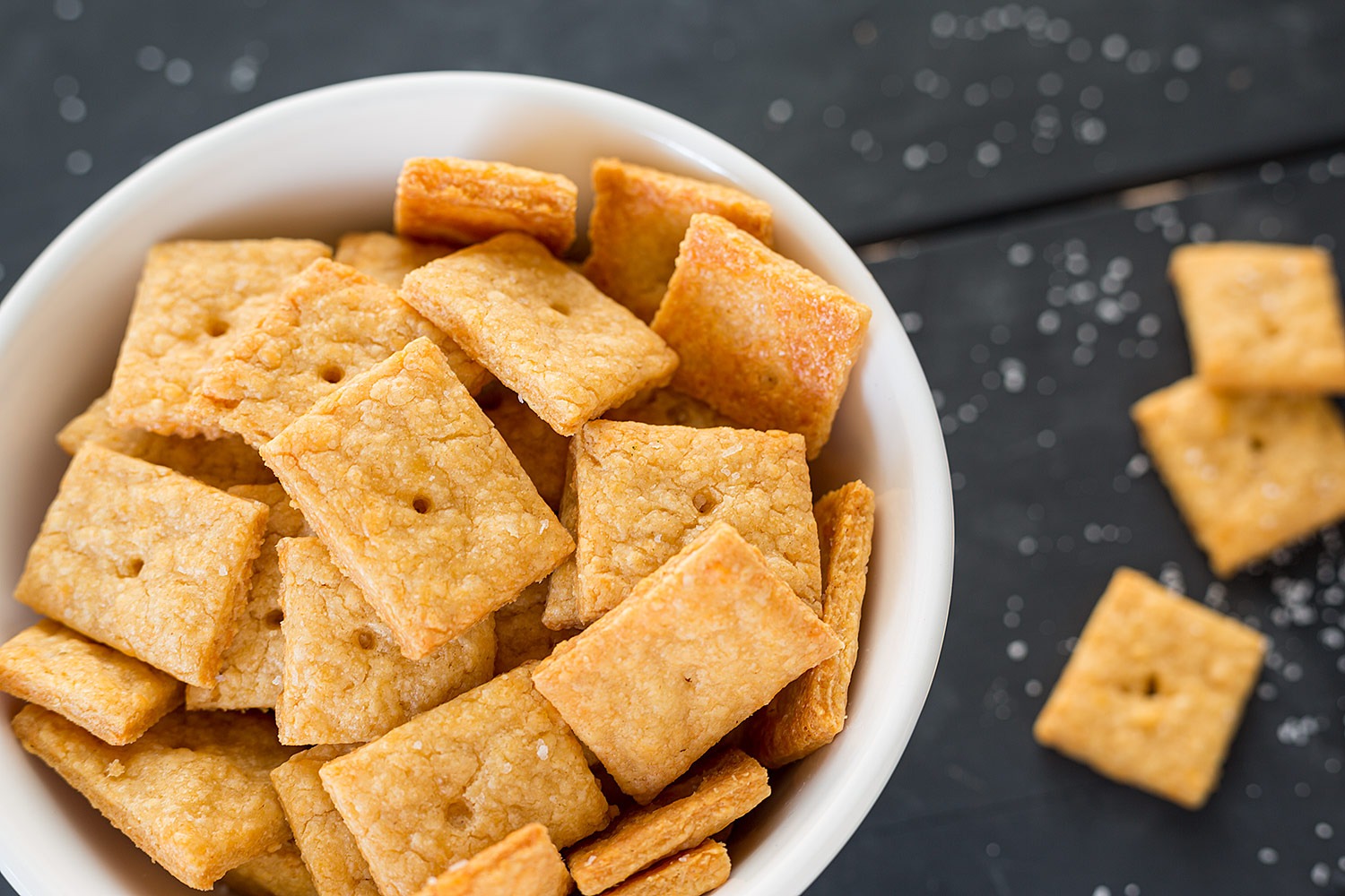 Crispy Baked Cheese Crackers